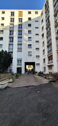 A vendre Box 15 m2 - Hopital Saint Louis - 75010 Paris