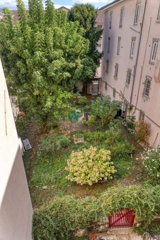 T4 D’exception dans un imeuble de caractère