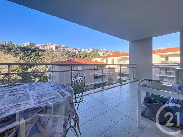 Appartement T4 à vendre  4 pièces - 82,88 m 2   ST RAPHAEL  - 83