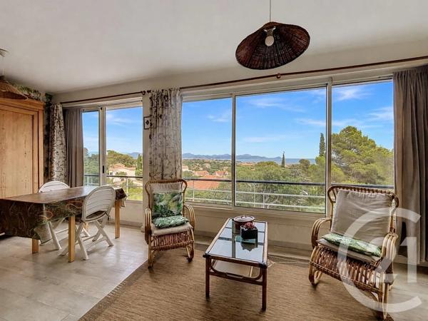 Appartement T4 à vendre  4 pièces - 82,88 m 2   ST RAPHAEL  - 83