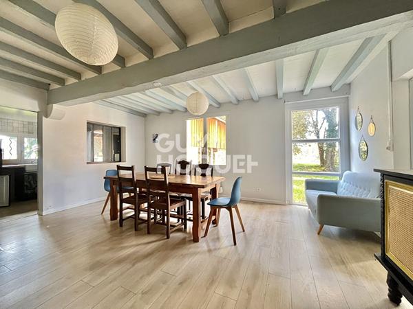 Coquette maison de plain-pied, 3 chambres, garage et dépendances