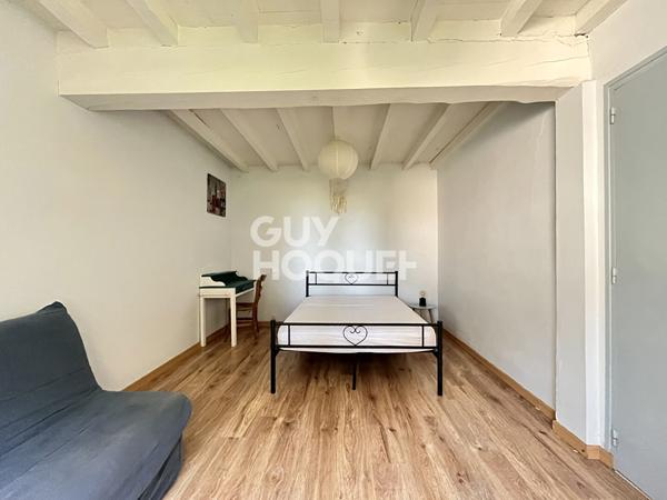 Coquette maison de plain-pied, 3 chambres, garage et dépendances