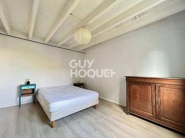 Coquette maison de plain-pied, 3 chambres, garage et dépendances