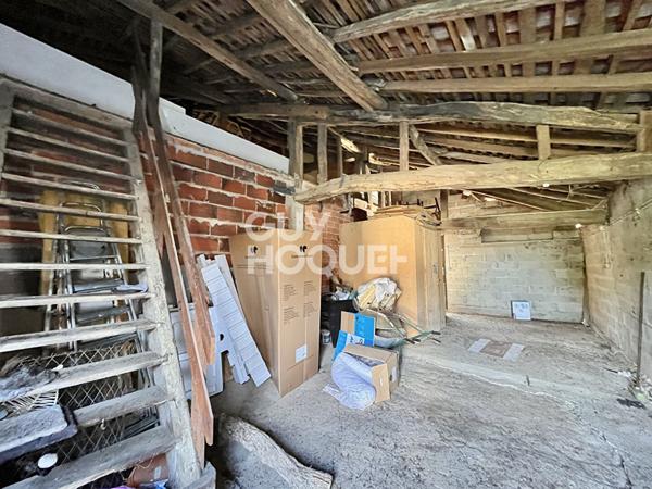 Coquette maison de plain-pied, 3 chambres, garage et dépendances