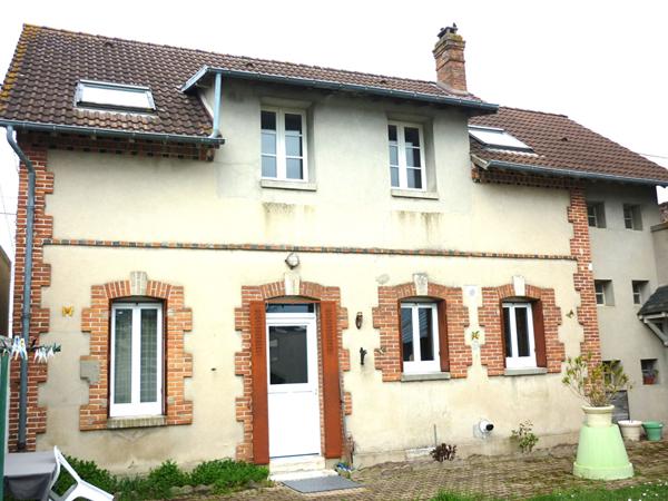 Maison Salbris 7 pièces et local professionnel .