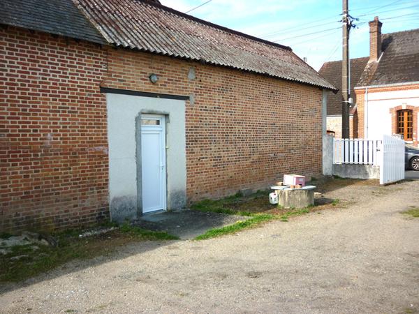 Maison Salbris 7 pièces et local professionnel .