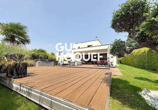 Villa Contemporaine 5 Chambres + Piscine - 71850 CHARNAY LES MACON