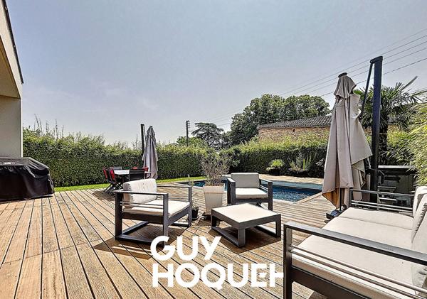 Villa Contemporaine 5 Chambres + Piscine - 71850 CHARNAY LES MACON