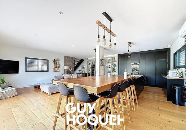 Villa Contemporaine 5 Chambres + Piscine - 71850 CHARNAY LES MACON