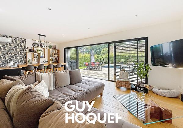 Villa Contemporaine 5 Chambres + Piscine - 71850 CHARNAY LES MACON