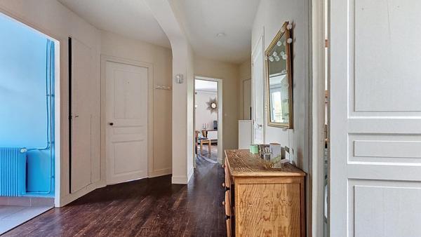 APPARTEMENT 4-5 PIECES 5E ETAGE QUARTIER CHARONNE