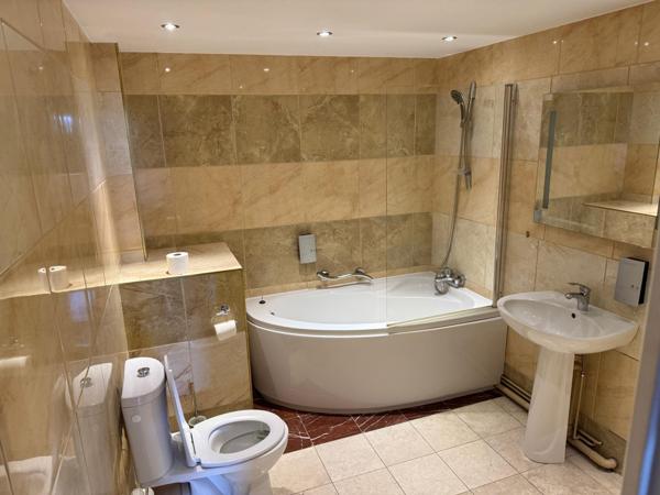 Murs , Fonds de commerce et hôtels restaurants