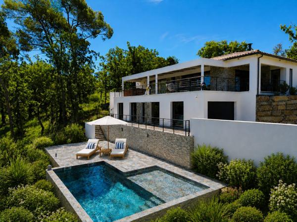 VILLA CONTEMPORAINE D'EXCEPTION - 2022 - 195,19 m² + garage - Piscine - Domaine sécurisé