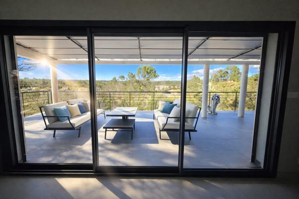 VILLA CONTEMPORAINE D'EXCEPTION - 2022 - 195,19 m² + garage - Piscine - Domaine sécurisé