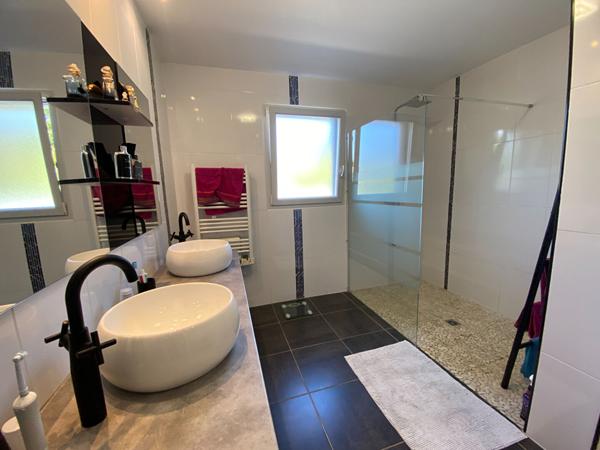 Maison - 4 pièces - 160 m²