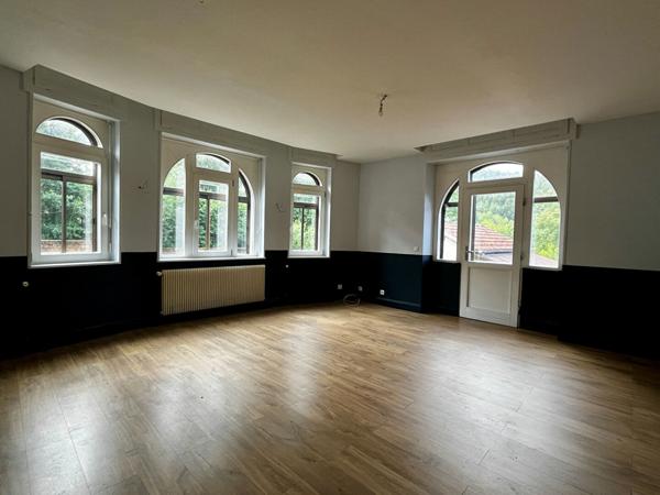 Maison - 10 pièces - 273 m²