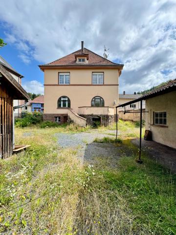 Maison - 10 pièces - 273 m²