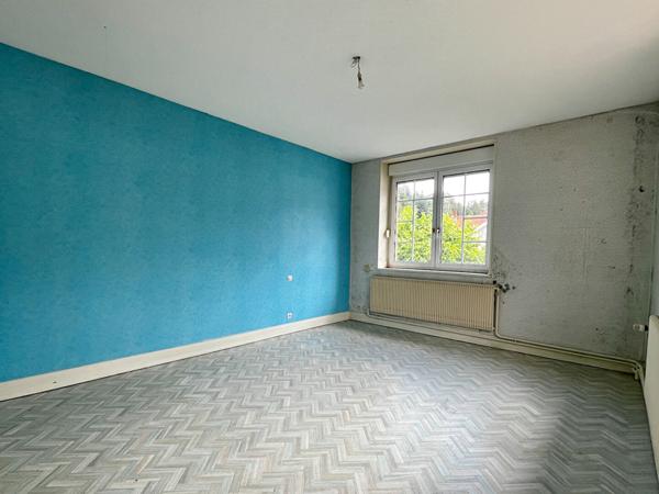 Maison - 10 pièces - 273 m²