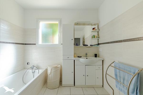 Maison à vendre 250 275 € Béguey 4 p 99 m² DPE A