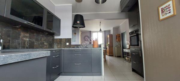 Maison La Guerche De Bretagne 12 pièce(s) 260 m2