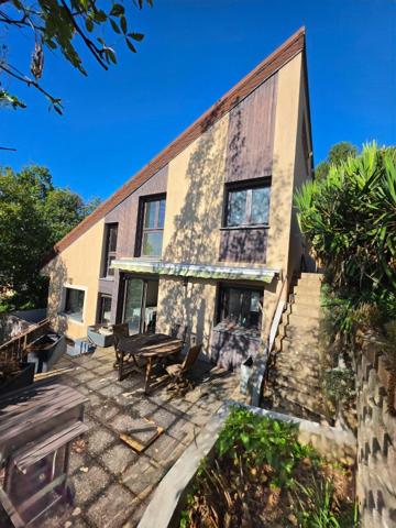 Maison d'architecte au cœur de Gravenoire 63122