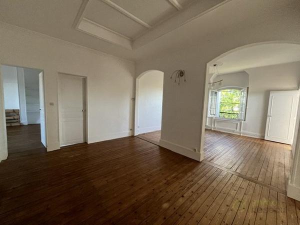 Appartement à ETREPAGNY (27150)