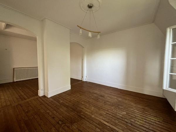 Appartement à ETREPAGNY (27150)