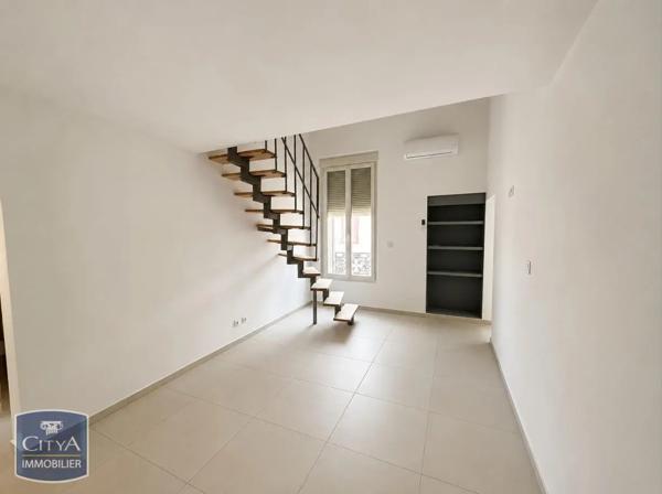 Appartement à louer 3 pièces 63.8m² Nîmes (30900)