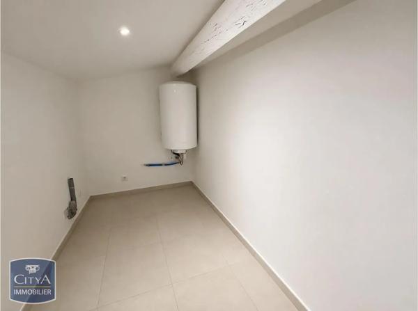 Appartement à louer 3 pièces 63.8m² Nîmes (30900)