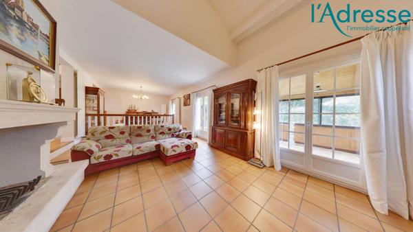 Maison Villiers Sur Marne 4 pièce(s) 212m² au sol !