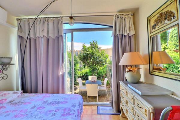 Appartement Bandol 1 pièce(s) 21.66 m2 avec jardin - cave et parking