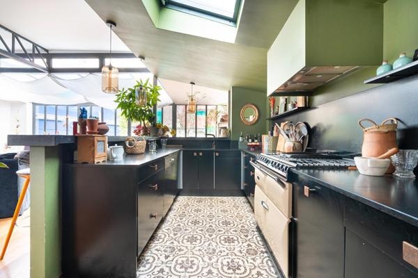 Loft avec terrasse dans un ancien atelier