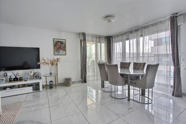 Appartement Asnieres Sur Seine 5 pièce(s) 104.72 m2 avec balcons et loggia