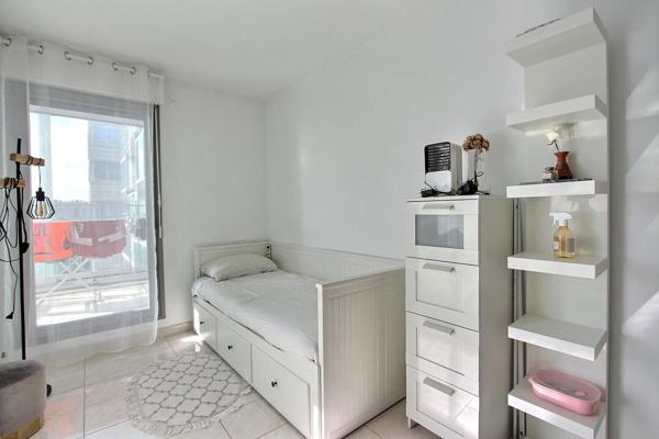 Appartement Asnieres Sur Seine 5 pièce(s) 104.72 m2 avec balcons et loggia