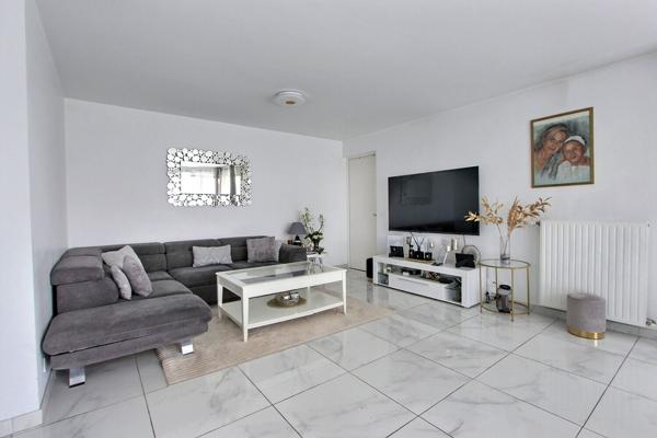 Appartement Asnieres Sur Seine 5 pièce(s) 104.72 m2 avec balcons et loggia