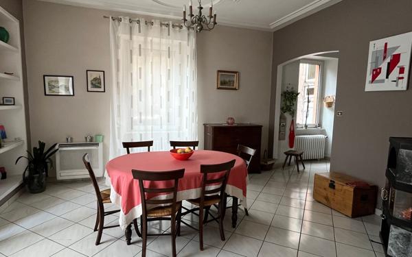 Maison à vendre    8 pièces • 229,07 m2 Fellering