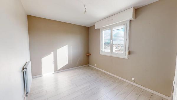 Location                                                      Appartement
                        
                     2 pièces                      43 m2                     à Chartres