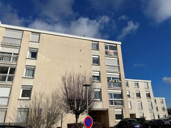 Location                                                      Appartement
                        
                     2 pièces                      43 m2                     à Chartres
