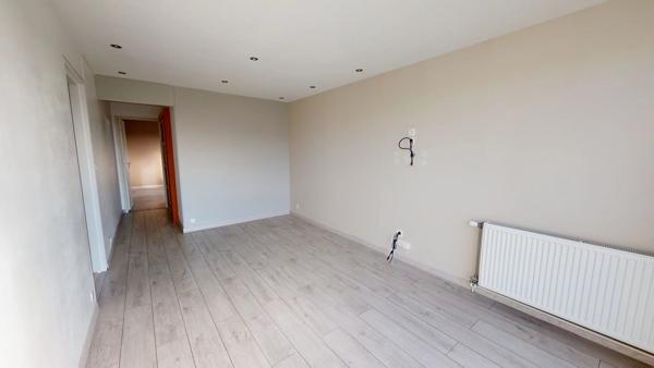 Location                                                      Appartement
                        
                     2 pièces                      43 m2                     à Chartres
