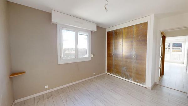 Location                                                      Appartement
                        
                     2 pièces                      43 m2                     à Chartres