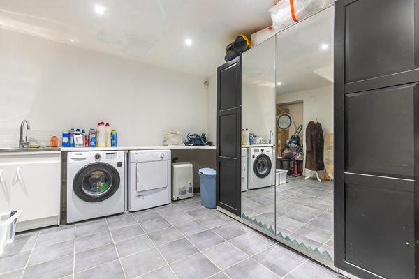 A vendre un vaste appartement en duplex de 6 pièces - Quartier Thiers - Terrasse - Piscine - Garage