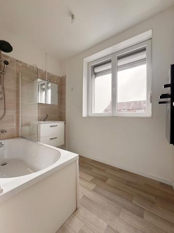 Maison 4 pièces à louer à Jeumont - 65.44 m² avec jardin et garage