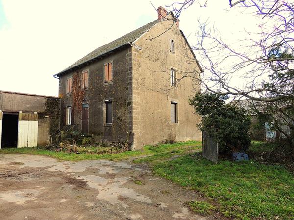 À vendre - Ferme, 7 pièces située à Rieupeyroux (12240)