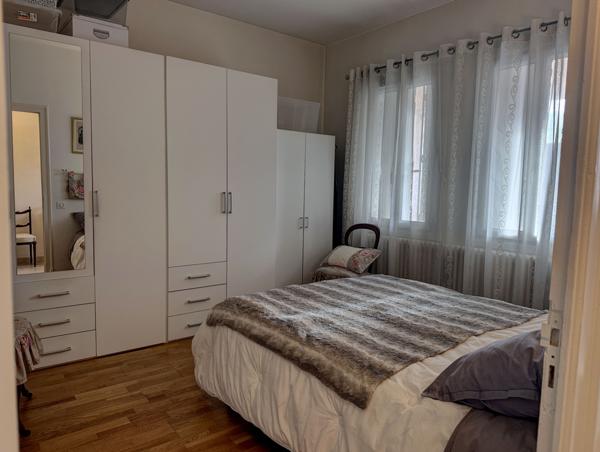 Villeneuve-sur-Lot (47300) Villeneuve sur lot, dans quartier très recherché, villa des années 50 en très bon état, 3 chambres et jardin