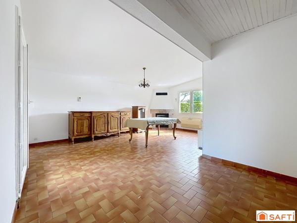 LE PONTET – ARBALESTIÈRE - MAISON DE PLAIN-PIED – 3 CHAMBRES – JARDIN – 2 GARAGES