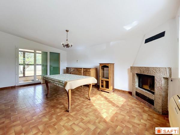 LE PONTET – ARBALESTIÈRE - MAISON DE PLAIN-PIED – 3 CHAMBRES – JARDIN – 2 GARAGES