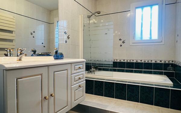 Maison à vendre    5 pièces • 128 m2 Rivedoux-Plage