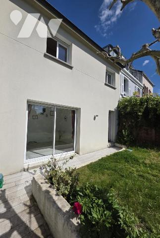 Saint Cloud - Maison centre ville 3 chambres avec sous sols, garage et jardin 