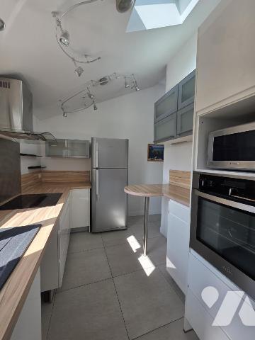 Saint Cloud - Maison centre ville 3 chambres avec sous sols, garage et jardin 
