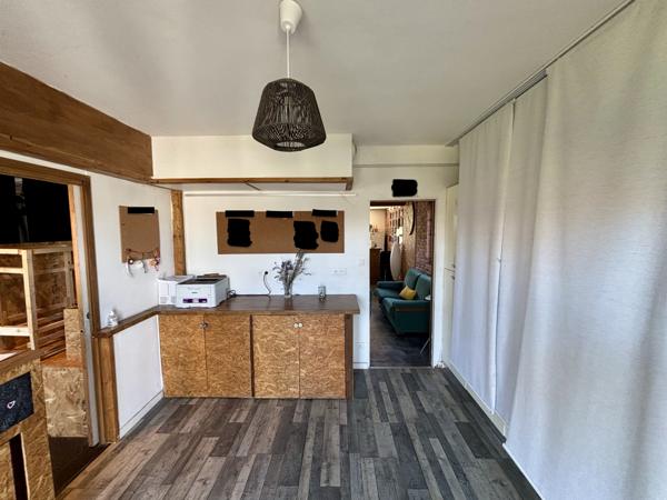 Ensemble Immobilier Unique à Saint-Jory – 2 Appartements avec Entrées Indépendantes, Garages et Terrain Constr